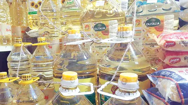 Costlier cooking oil hits Dhaka markets despite govt warning
