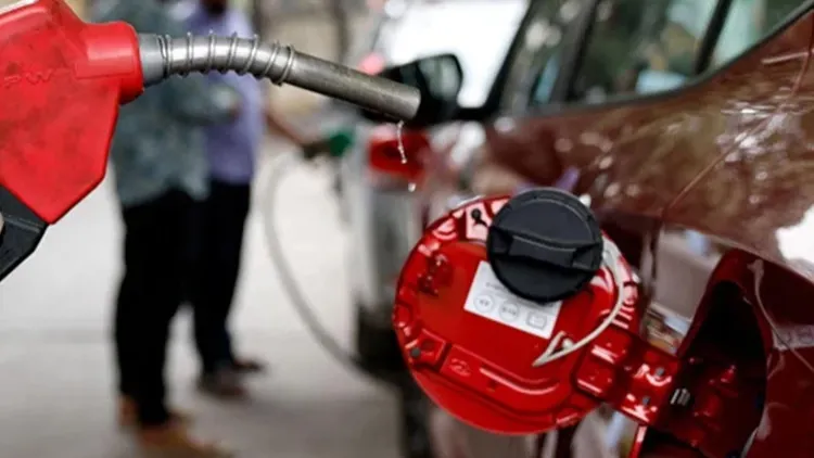 Govt operates 293 mobile courts in 62 districts to monitor fuel situation