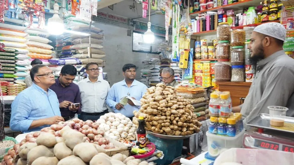Essentials supply stable, state minister orders price list display