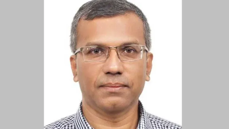 BB chief promotes Bangla QR at Purbachal market campaign