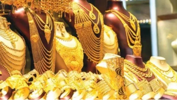 Gold price falls by Tk 7,115 per bhori after four hikes