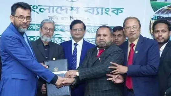 BB, Islami Bank sign Tk 3,000cr refinancing agreement