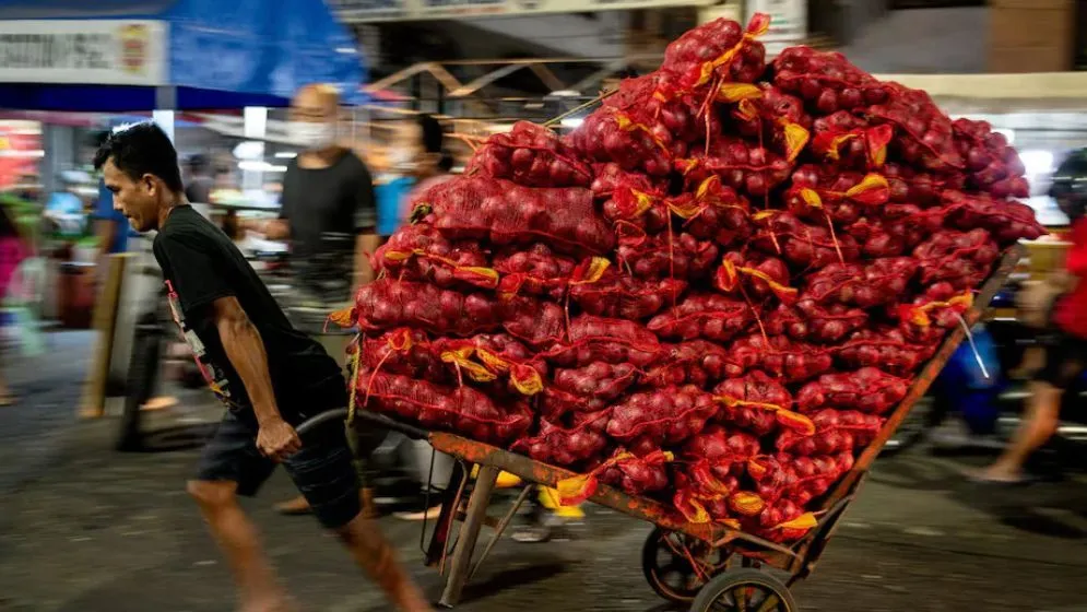 'Onion cartel' in Philippines fined $28m for price shock