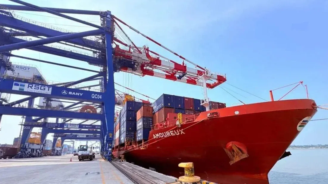 Patenga Container Terminal sets operational record handling 122 TEUs per hour