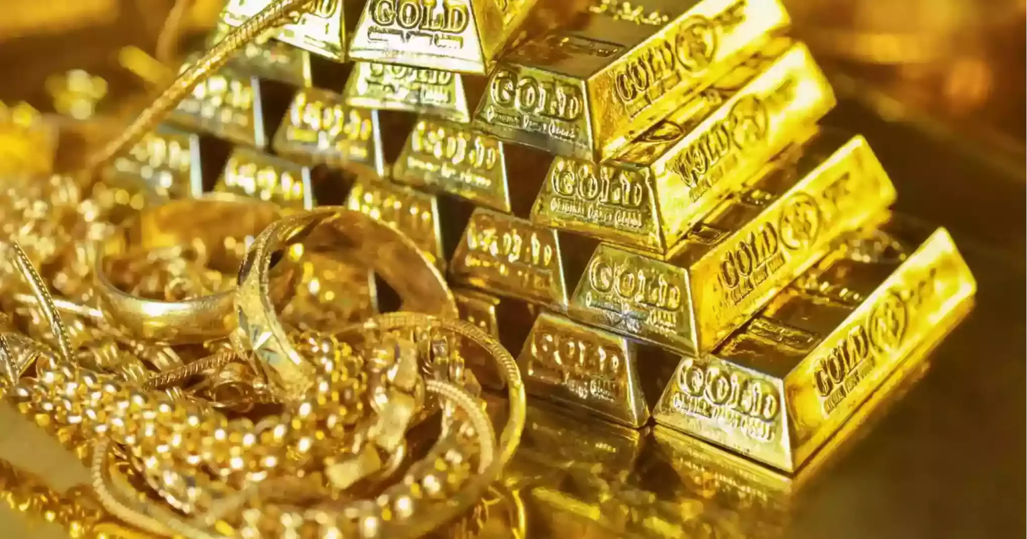 Gold prices slashed by Tk 5,481 per bhori in Bangladesh